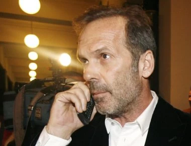 Ξέσπασε ο Πέτρος Κωστόπουλος στον αέρα της εκπομπής: «Ποιον επηρεάζεις μωρή;» (βίντεο)